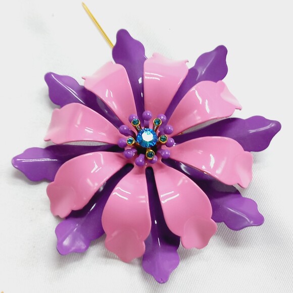 FAB! Joan Rivers Designer Metal Flower Brooch Purple Pink - Picture 6 of 8